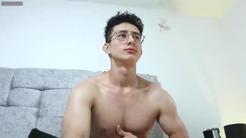 Snapshot of alexxx__01 chatting on 8, 9, 2025 Alex online show from 8, 9, 2025