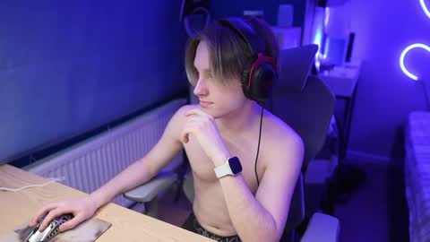 Snapshot of alexycutie chatting on 18, 4, 2026 Alexycutie online show from 18, 4, 2026