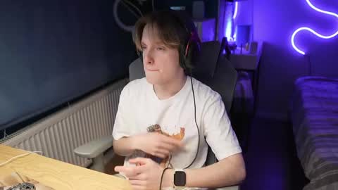 Snapshot of alexycutie chatting on 30, 4, 2026 Alexycutie online show from 30, 4, 2026