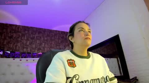 alezzafox__ online show from 13, 10, 2025