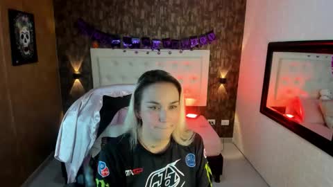 alezzafox__ online show from 27, 10, 2025