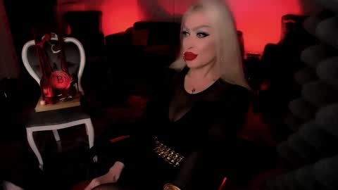 Snapshot of alfa_female chatting on 7, 12, 2024 AlfaFemale online show from 7, 12, 2024