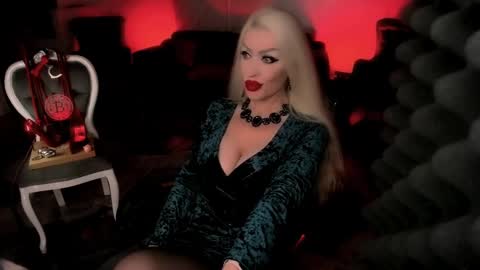 Snapshot of alfa_female chatting on 17, 12, 2024 AlfaFemale online show from 17, 12, 2024