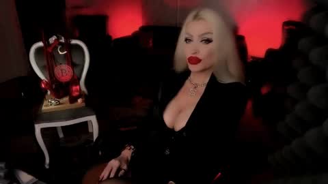 Snapshot of alfa_female chatting on 20, 12, 2024 AlfaFemale online show from 20, 12, 2024
