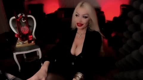 Snapshot of alfa_female chatting on 20, 12, 2024 AlfaFemale online show from 20, 12, 2024