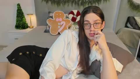 Snapshot of alfred_jones chatting on 20, 12, 2025 Alfreda online show from 20, 12, 2025