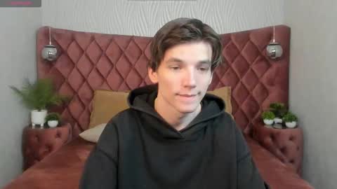 Snapshot of alfred_joness chatting on 17, 10, 2025 Alfred online show from 17, 10, 2025