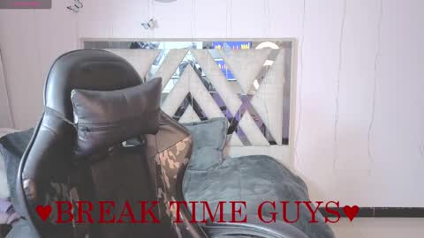 Carolina Join The Fan Club  online show from 22, 11, 2025