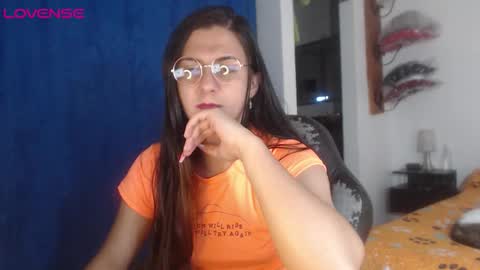 Snapshot of alguien_mas01 chatting on 15, 10, 2025 cami online show from 15, 10, 2025