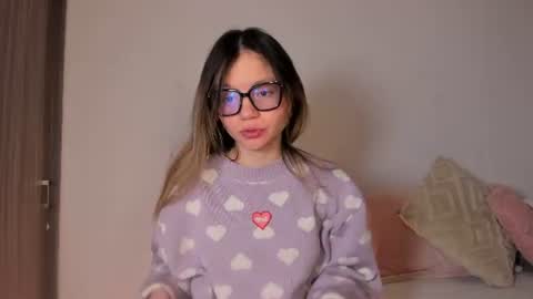 Snapshot of ali_elly chatting on 17, 6, 2026 Hailey online show from 17, 6, 2026