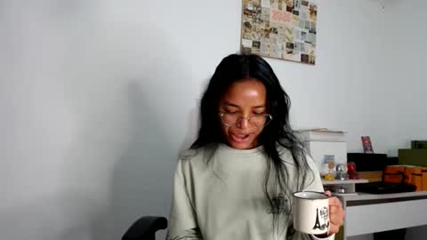 Snapshot of alia054 chatting on 21, 5, 2026 Alia online show from 21, 5, 2026