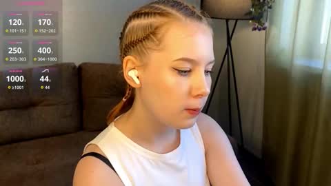 Snapshot of alialesperance chatting on 9, 10, 2025 Amelia online show from 9, 10, 2025