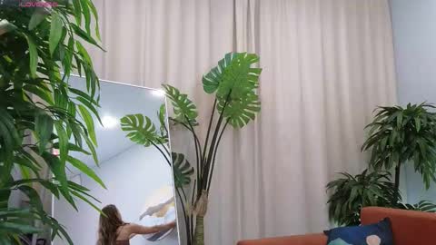 Snapshot of alicat_ chatting on 5, 11, 2025 Alicia online show from 5, 11, 2025