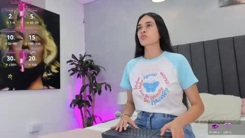 Snapshot of alice__susan chatting on 25, 4, 2026 Alice Susan online show from 25, 4, 2026