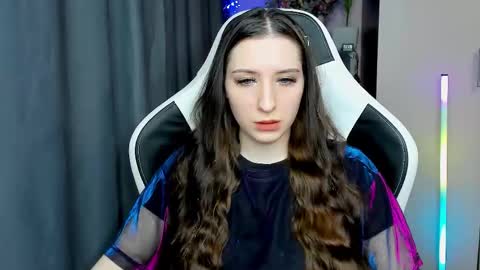 Snapshot of alice_bailey chatting on 1, 12, 2025 Alice online show from 1, 12, 2025