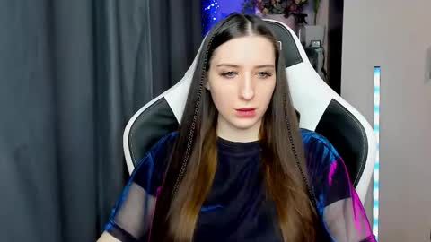 Snapshot of alice_bailey chatting on 16, 12, 2025 Alice online show from 16, 12, 2025