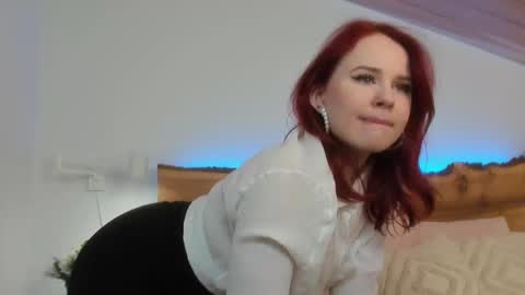 Alice.....Welcome to my room Lets get to know each other better and have an unforgettable time online show from 27, 2, 2025