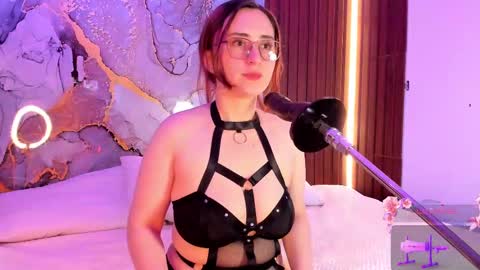 Snapshot of alice_cute77 chatting on 12, 9, 2025 Mey online show from 12, 9, 2025