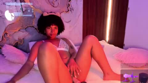 Snapshot of alice_cute77 chatting on 15, 10, 2025 Mey online show from 15, 10, 2025
