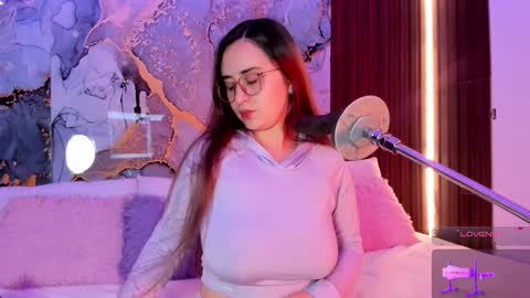 Snapshot of alice_cute77 chatting on 25, 10, 2025 Mey online show from 25, 10, 2025