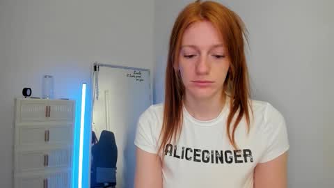 Snapshot of alice_ginger chatting on 23, 3, 2026 Hello im Alice online show from 23, 3, 2026