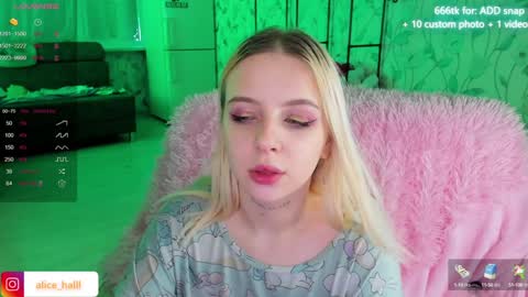 alice_halle online show from 14, 12, 2024
