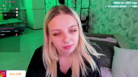 alice_halle online show from 3, 1, 2025