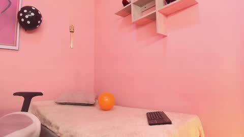 alice_in_hornyland_ online show from 8, 10, 2025