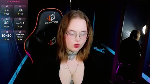 Snapshot of alice_linger chatting on 14, 9, 2025 alice_linger online show from 14, 9, 2025
