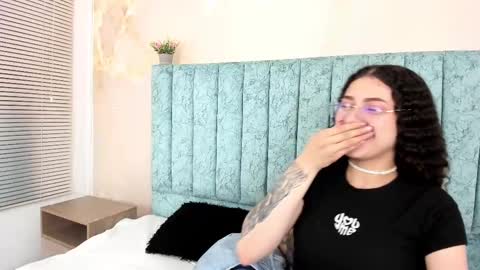 Snapshot of alice_martinez_ chatting on 11, 2, 2025 alice and amber online show from 11, 2, 2025