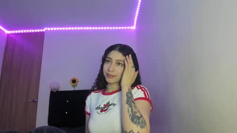 Snapshot of alice_martinez_ chatting on 25, 2, 2025 alice and amber online show from 25, 2, 2025