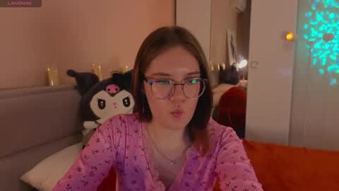 Snapshot of alice_miiiller chatting on 16, 11, 2025 Alice online show from 16, 11, 2025