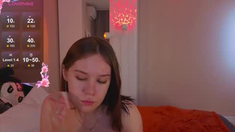 Snapshot of alice_miiiller chatting on 18, 11, 2025 Alice online show from 18, 11, 2025