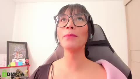 Snapshot of alice_rausing chatting on 17, 7, 2026 ONLINE - GMT-5 MON TO FRI online show from 17, 7, 2026