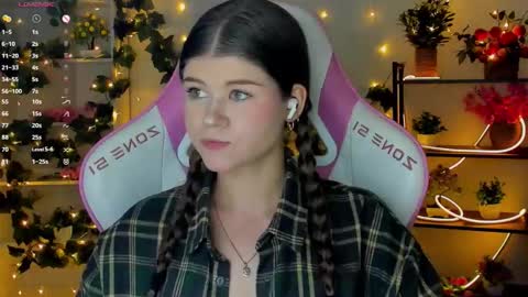 Snapshot of alice_tails chatting on 26, 9, 2025 Alice online show from 26, 9, 2025