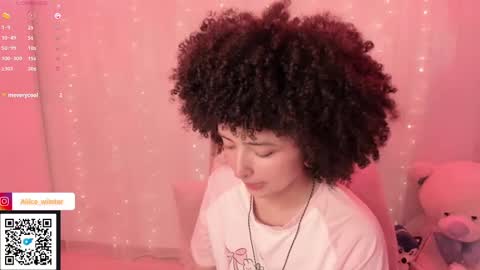 Snapshot of alice_wiinter chatting on 18, 9, 2025 Alice online show from 18, 9, 2025