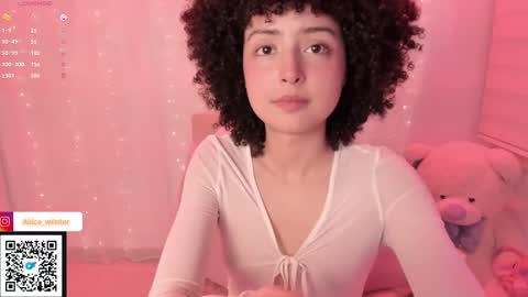 Snapshot of alice_wiinter chatting on 19, 9, 2025 Alice online show from 19, 9, 2025