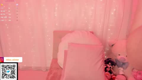 Snapshot of alice_wiinter chatting on 25, 9, 2025 Alice online show from 25, 9, 2025