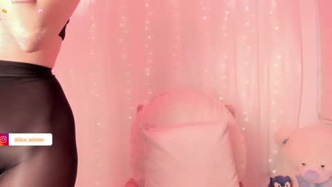 Snapshot of alice_wiinter chatting on 3, 10, 2025 Alice online show from 3, 10, 2025