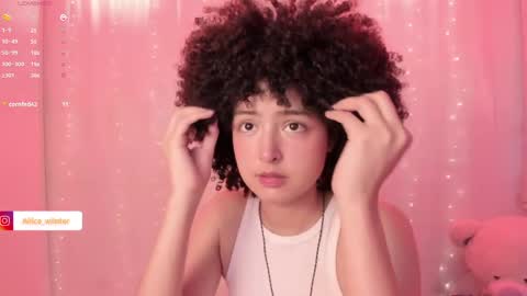 Snapshot of alice_wiinter chatting on 4, 10, 2025 Alice online show from 4, 10, 2025