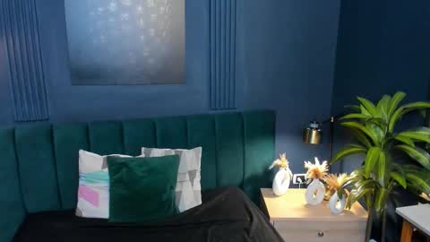 Alice and Asia online show from 19, 9, 2025