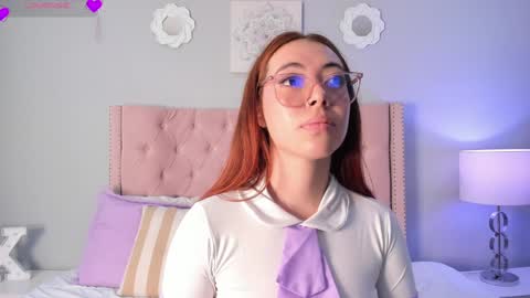 Snapshot of alicecullenn_ chatting on 4, 2, 2025 Alice Cullen online show from 4, 2, 2025