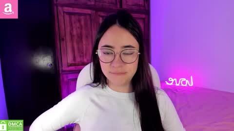 Snapshot of alicee_2 chatting on 10, 3, 2026 Aliceee .. 97YP9VWGZHrefnav wishlist lists 1 online show from 10, 3, 2026