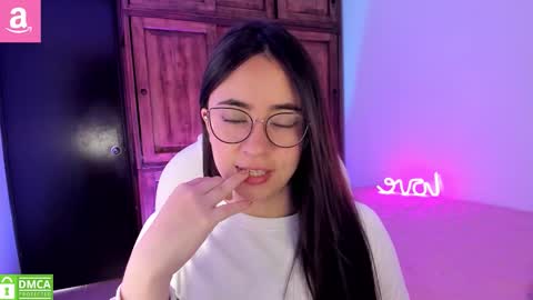 Snapshot of alicee_2 chatting on 11, 3, 2026 Aliceee .. 97YP9VWGZHrefnav wishlist lists 1 online show from 11, 3, 2026