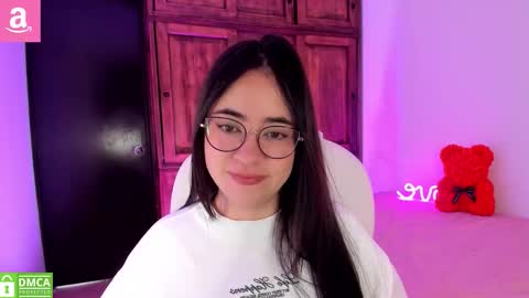 Snapshot of alicee_2 chatting on 30, 3, 2026 Aliceee .. 97YP9VWGZHrefnav wishlist lists 1 online show from 30, 3, 2026