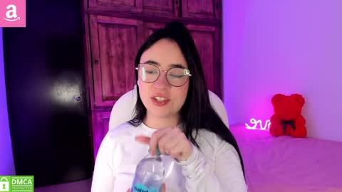 Snapshot of alicee_2 chatting on 6, 4, 2026 Aliceee .. 97YP9VWGZHrefnav wishlist lists 1 online show from 6, 4, 2026