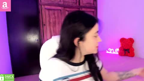 Snapshot of alicee_2 chatting on 17, 4, 2026 Aliceee .. 97YP9VWGZHrefnav wishlist lists 1 online show from 17, 4, 2026