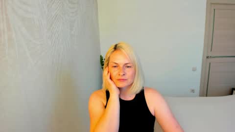 Snapshot of alicee__grace chatting on 18, 5, 2026 Alicee online show from 18, 5, 2026
