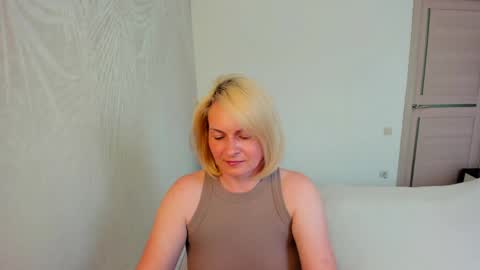 Snapshot of alicee__grace chatting on 19, 5, 2026 Alicee online show from 19, 5, 2026