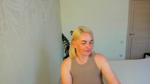 Snapshot of alicee__grace chatting on 3, 6, 2026 Alicee online show from 3, 6, 2026